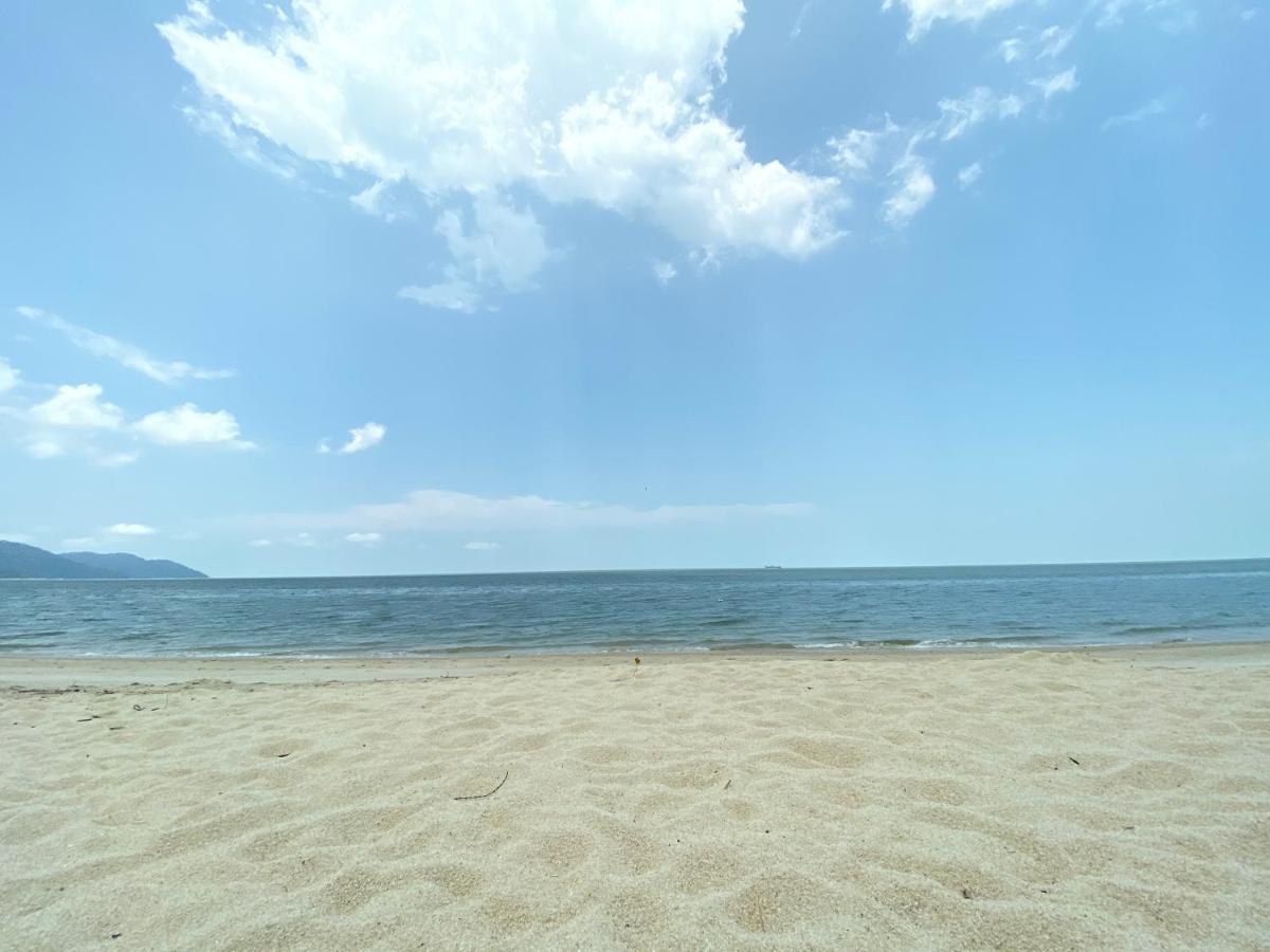 By The Sea @ Luxury Suites, Batu Ferringhi Kültér fotó
